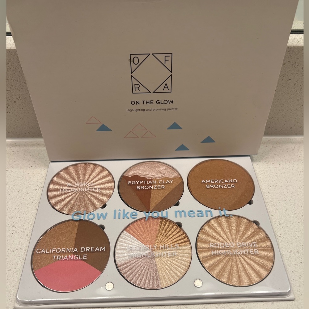OFRA On the Glow Pro Highlighter palette